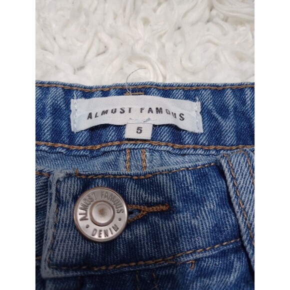 Almost Famous Super High Rise Distressed Cutoff Denim Jean Shorts Womens Size 5 - Picture 8 of 10